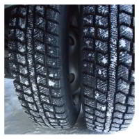 Легкогрузовые шипованные зимние шины Viatti Vettore Inverno V-524 205/70R15C 106/104R